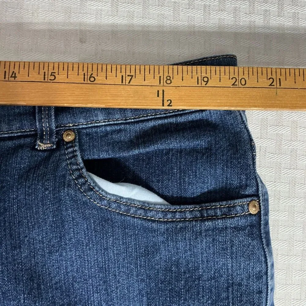Gloria Vanderbilt Amanda Womens Size 18W Short Blue Tapered Leg Denim Jeans - Picture 7 of 9